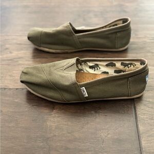 Toms Alpargata Classic Canvas Slip On Shoes Wm Sz 9 Green